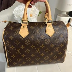 Louis Vuitton Speedy 25